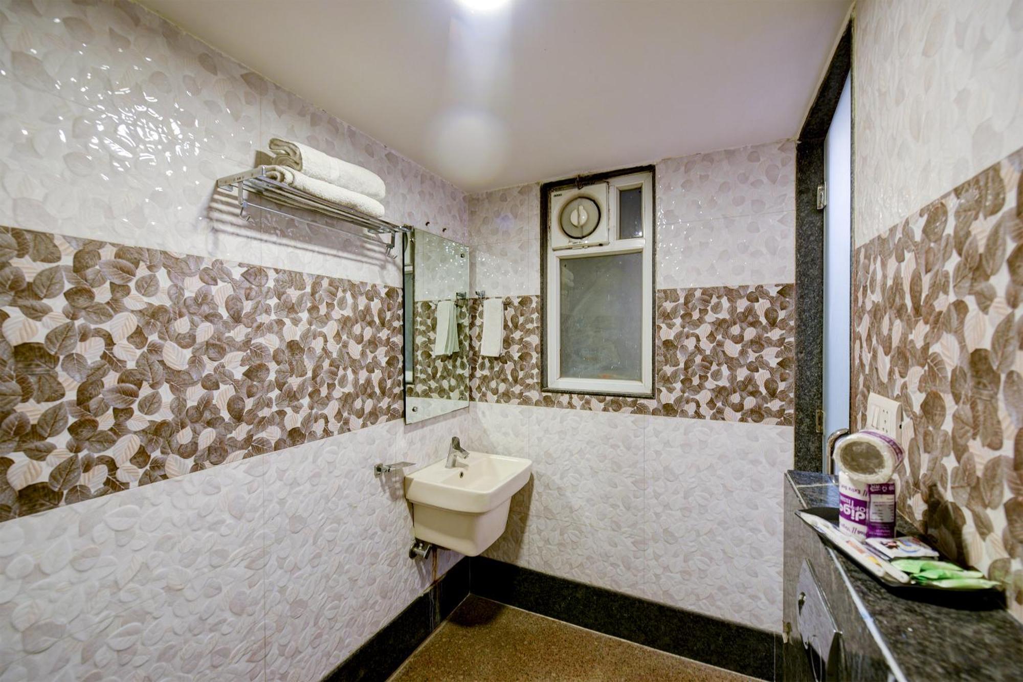 Hotel Sohana Palace Near New Delhi Railway Station And Connaught Place Extérieur photo